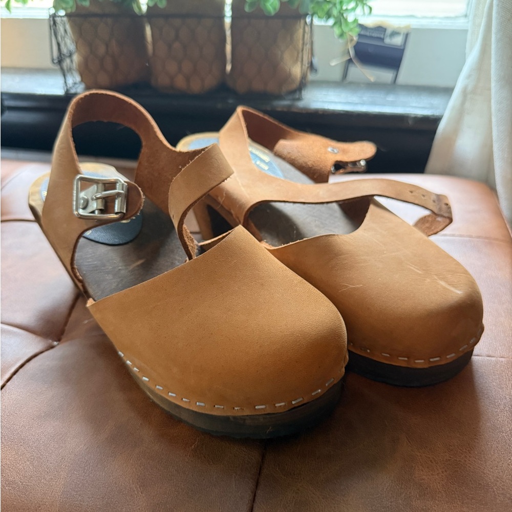 EUC Lotta from Stockholm Highwood Clogs in Oiled Nubuck